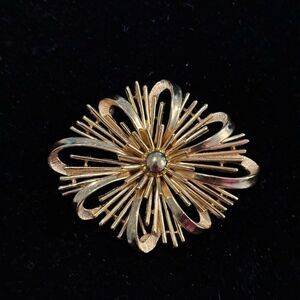 Vintage Crown Trifari Textured & Polished Starburst & Sunburst Brooch Pin